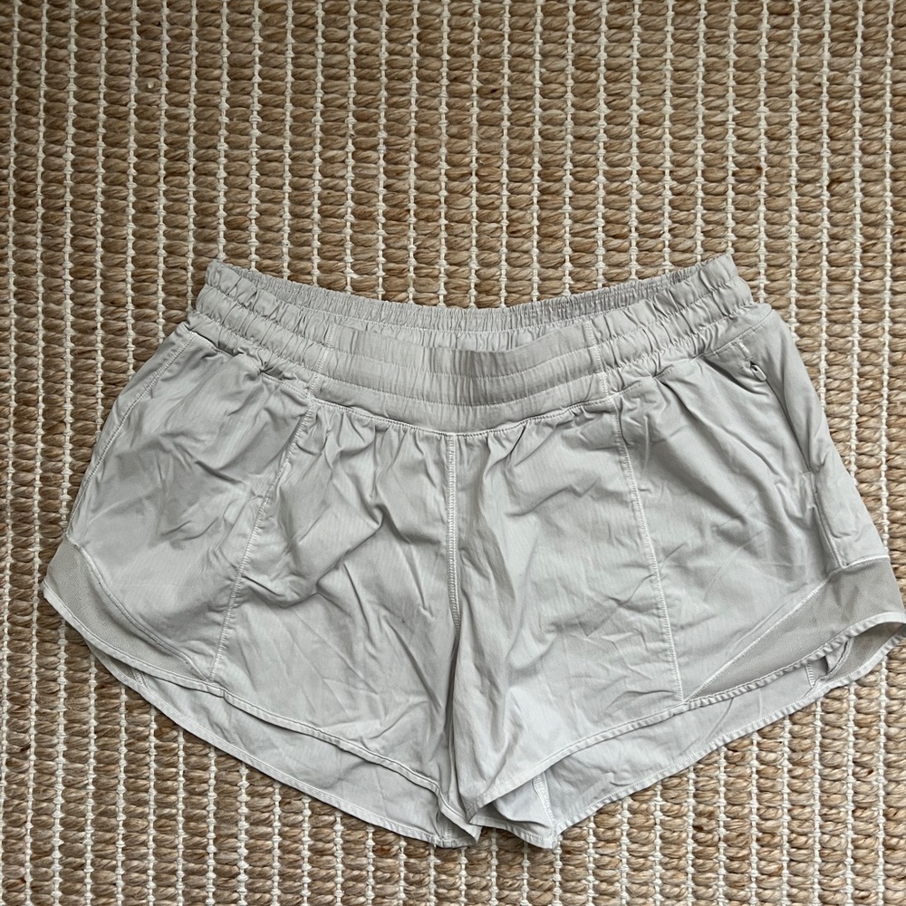 Lululemon White Hotty Hot Shorts 3.5” Size 10